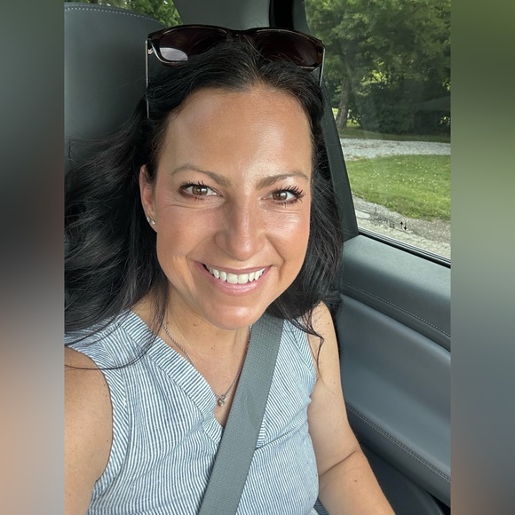 Meet your Posher, Jessica - Picture 5 of 5